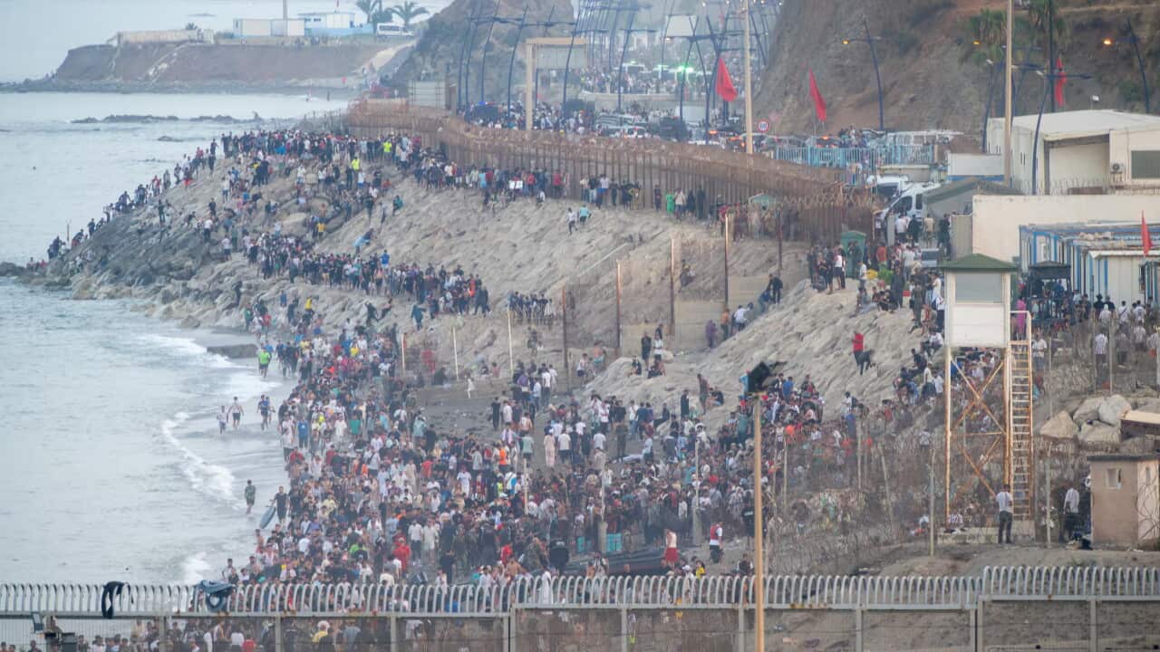 The Flow Of People Entering Ceuta Unchecked From Morocco Continues Into The Night