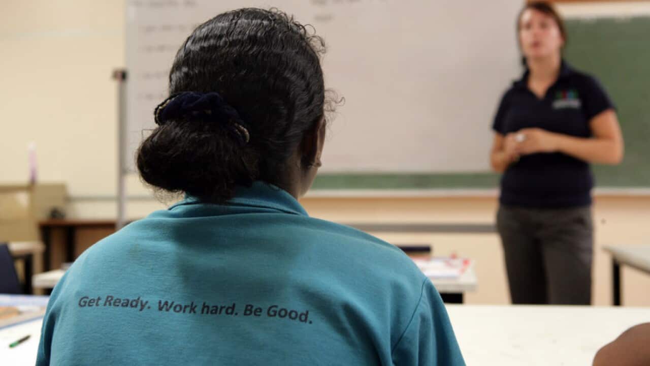 Indigenous graduate sets up high school achievement award