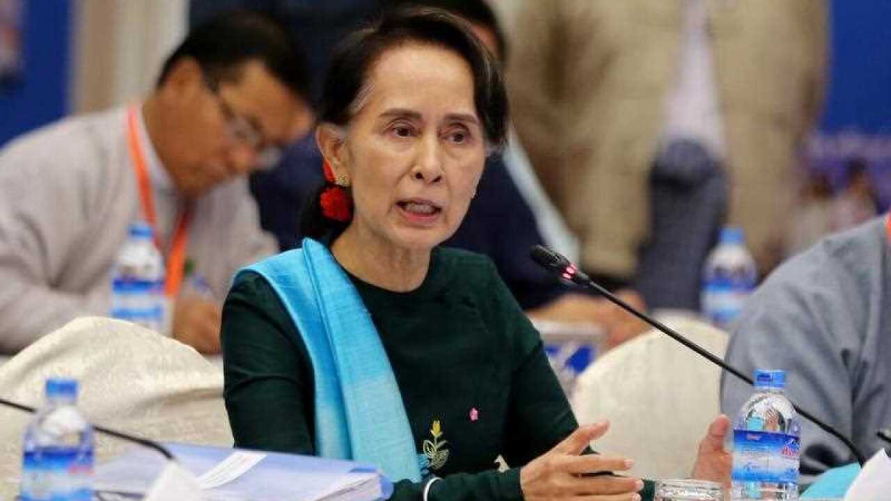 Myanmar State Counselor Aung San Suu Kyi (L) speaks during a meeting on the Nationwide Ceasefire Agreement in Naypyitaw, Myanmar.