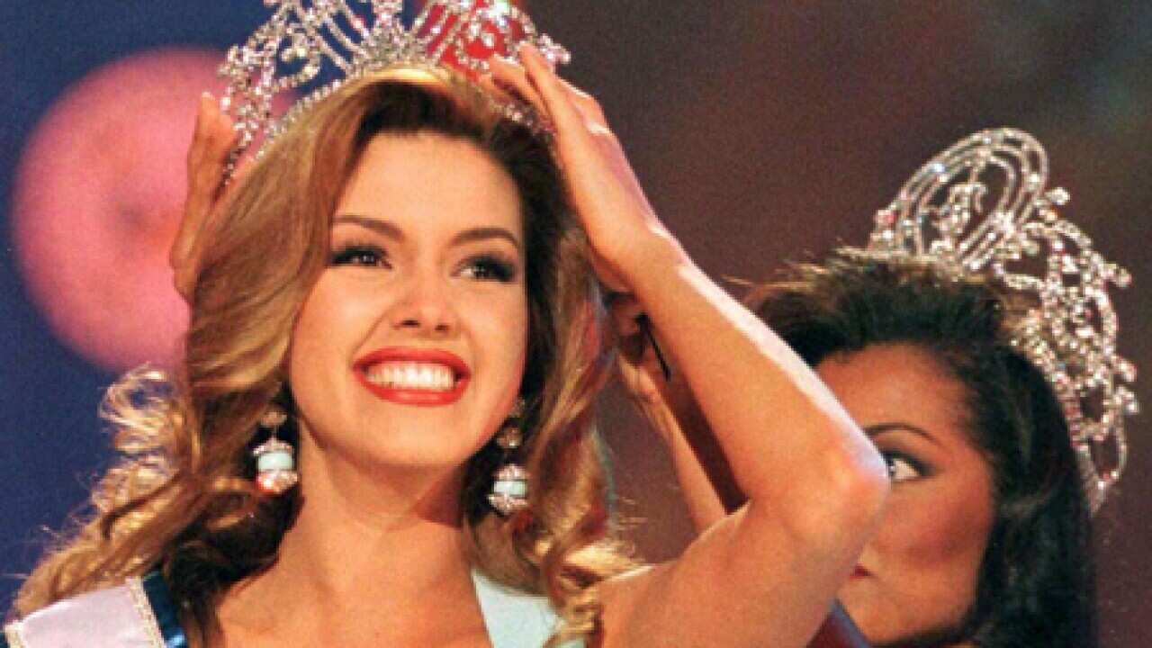 Miss_universe_machado_101125_B_reuters_236804276