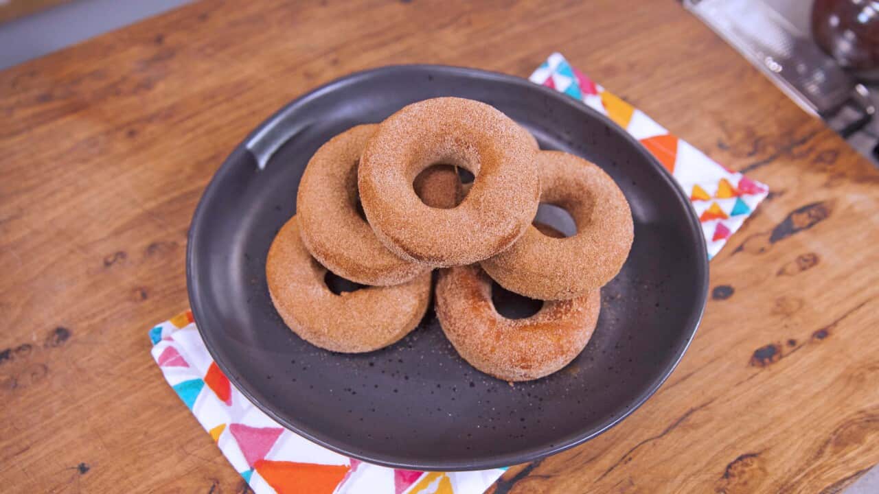 Everyday_Gourmet_S5_Ep08_Cinnamon Doughnuts_2.jpg