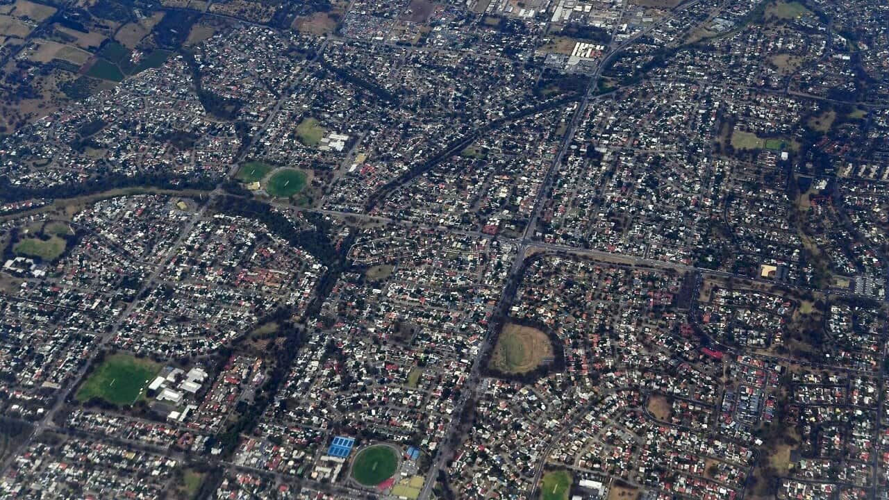 An aerial image taken from a commercial airliner shows houses located in the South Australian city of Adelaide, Thursday, November 23, 2017. (AAP Image/Sam Mooy) NO ARCHIVING