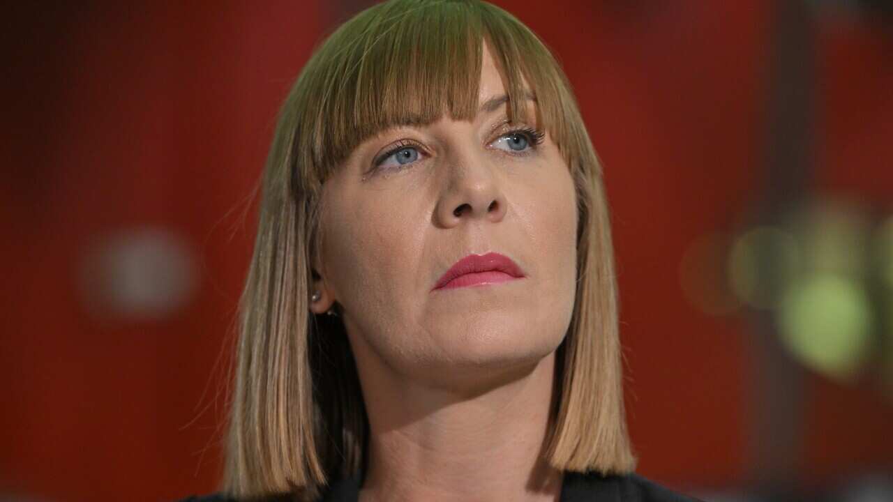 JO HAYLEN SYDNEY RAIL PRESSER