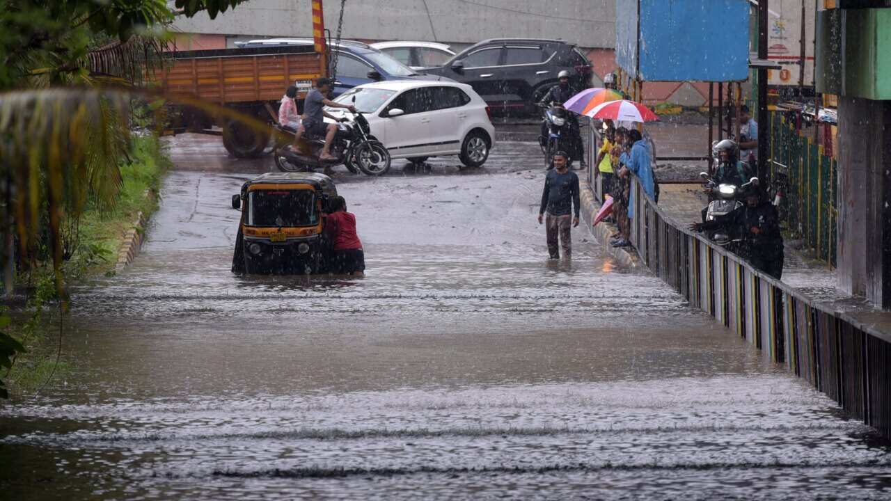 India: Heavy Rain Lashes Mumbai