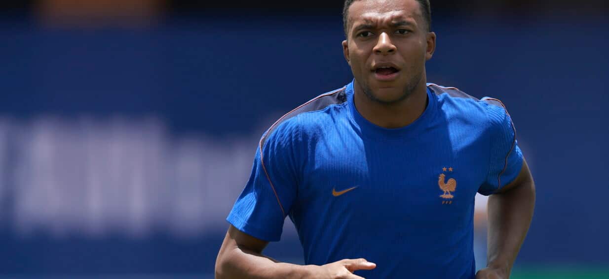 France v Spain semi-final LIVE: Heavyweight clash starts soon