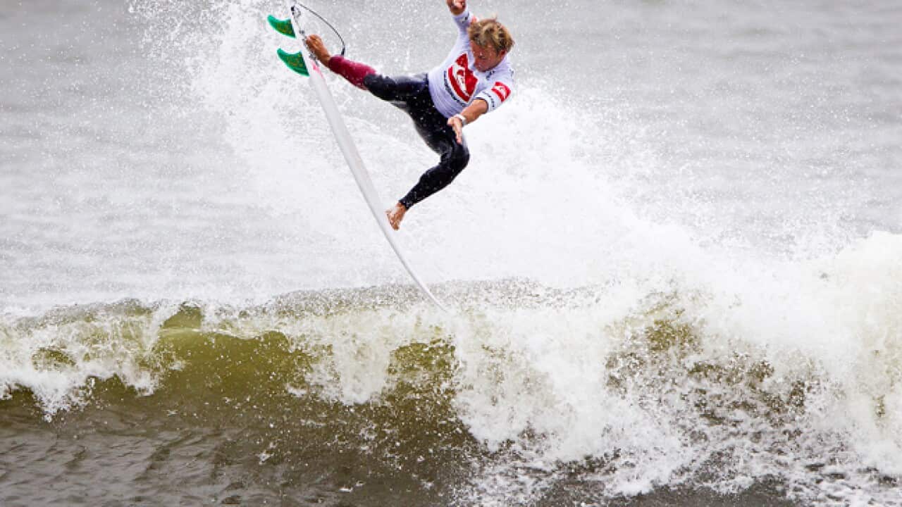 Surfing_NY_110908_B_aap_560417729