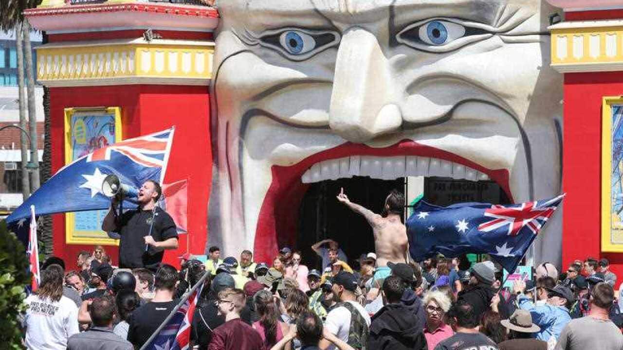 Far-right activists protest in Luna Park