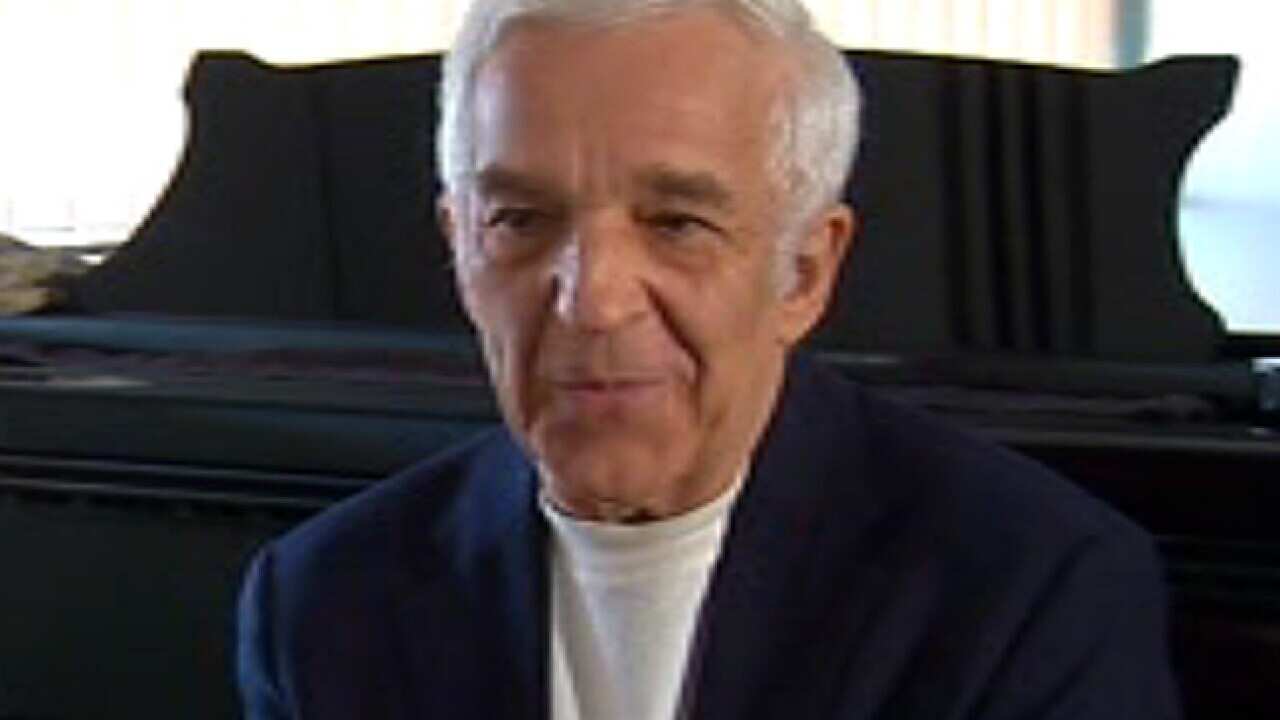ashkenazy_L_110922_sbs_939587279
