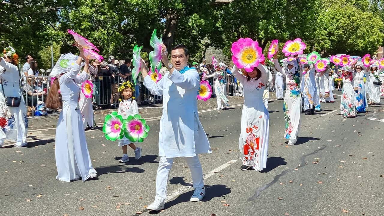 05 - Phái đoàn VN diễn hành.jpg