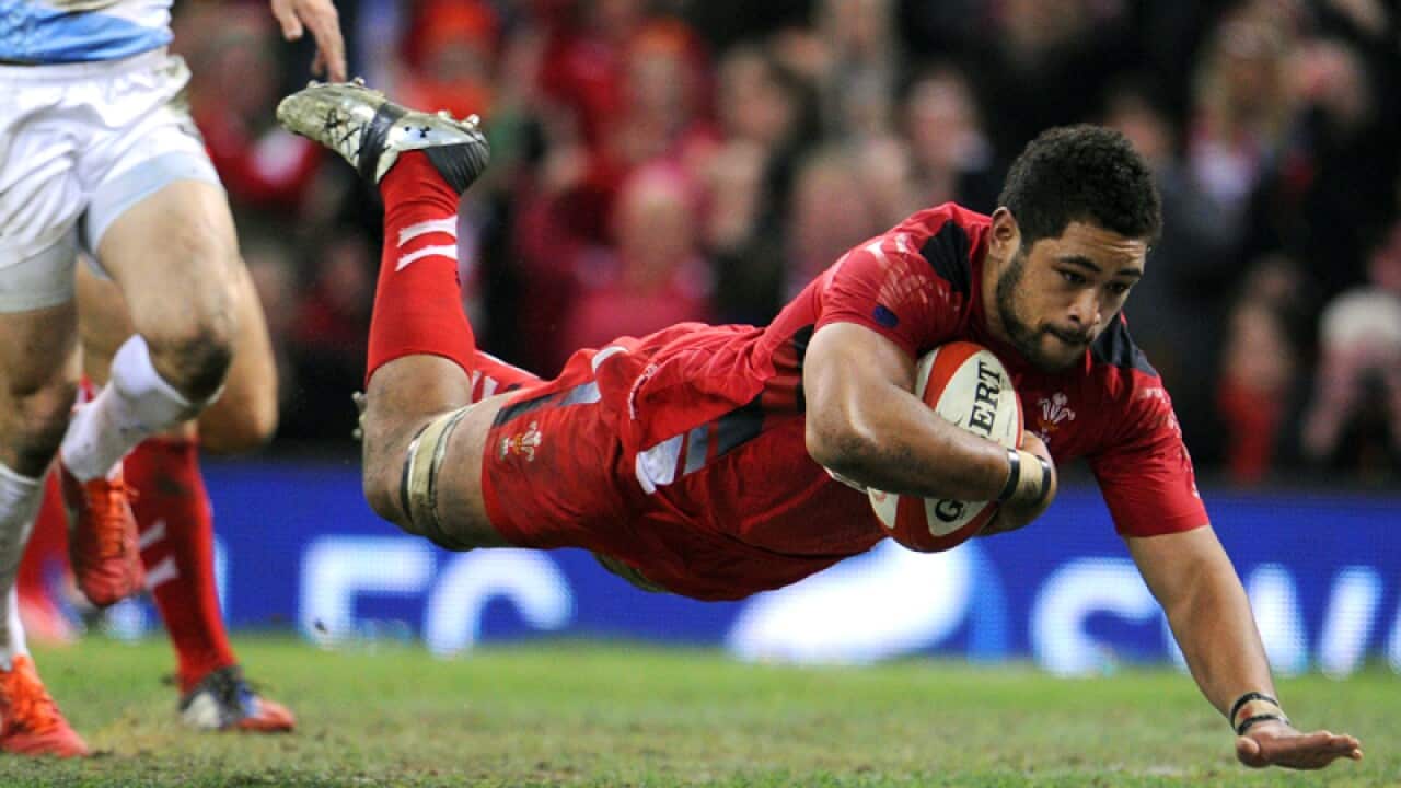 Wales' Toby Faletau scores a try against Argentina