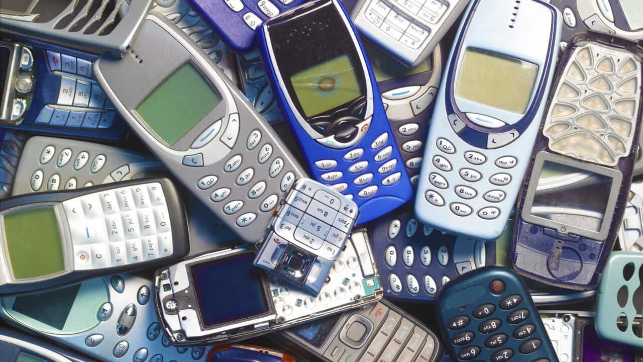 Recycling obsolete mobile phones