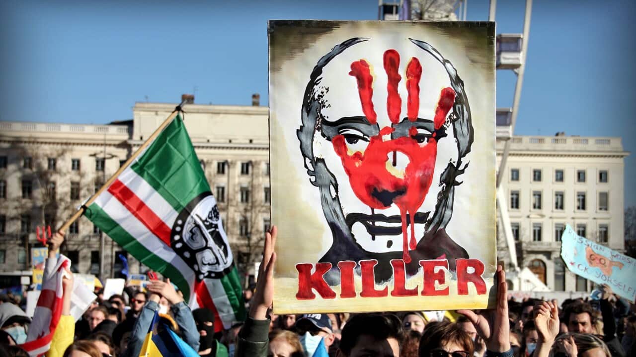 Thousands of people gathered in support of the Ukrainian people