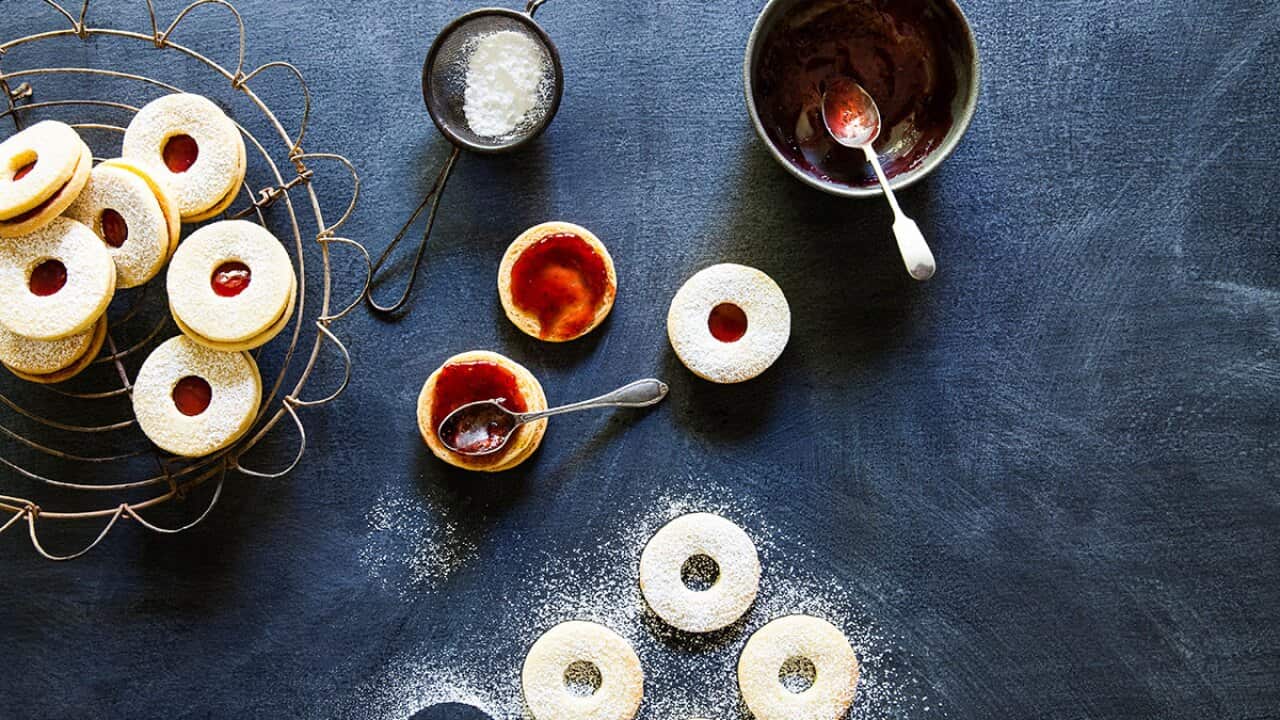 Jam sandwich biscuits