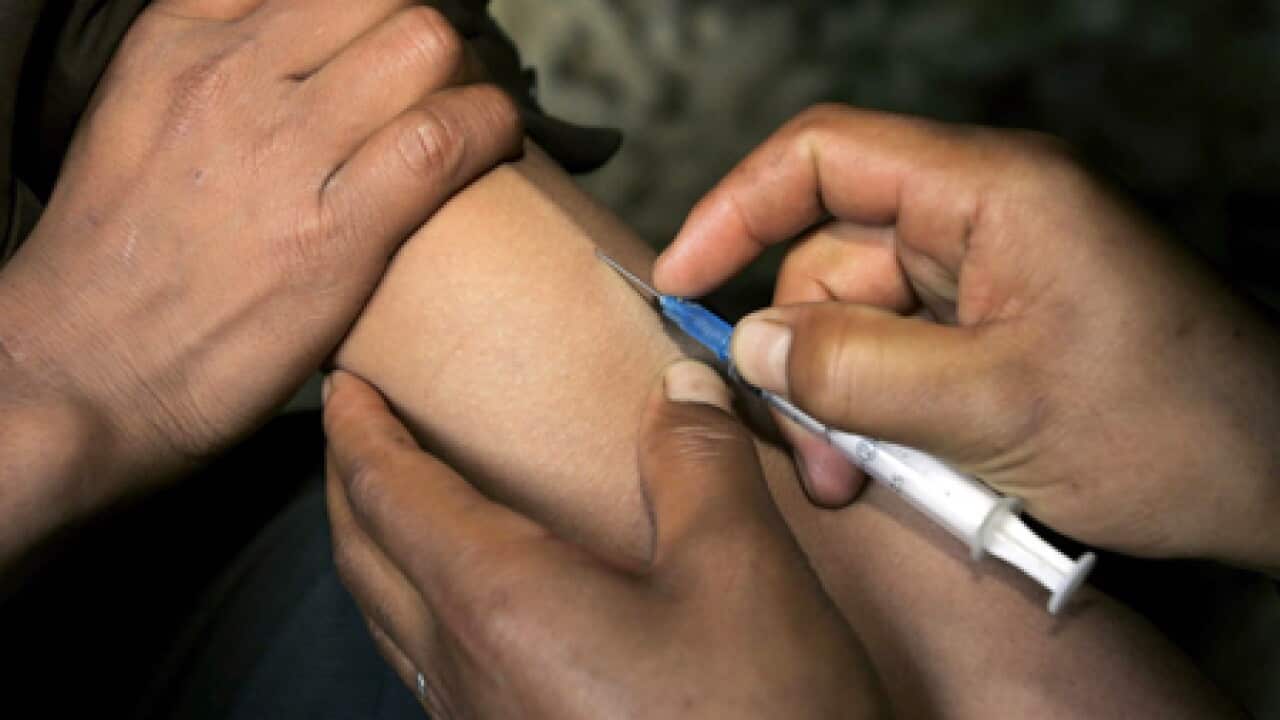 injecting_heroin_drugs_100915_B_epa_482646998