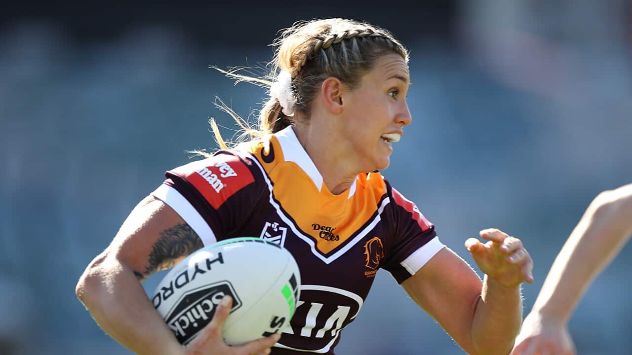 Julia Robinson playing rugby league for the Brisbane Broncos.
