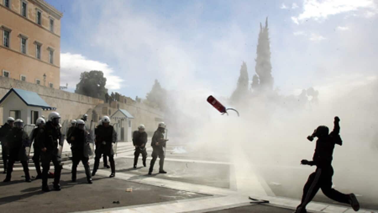greek_economyriot_epa_b_100306_1650705266