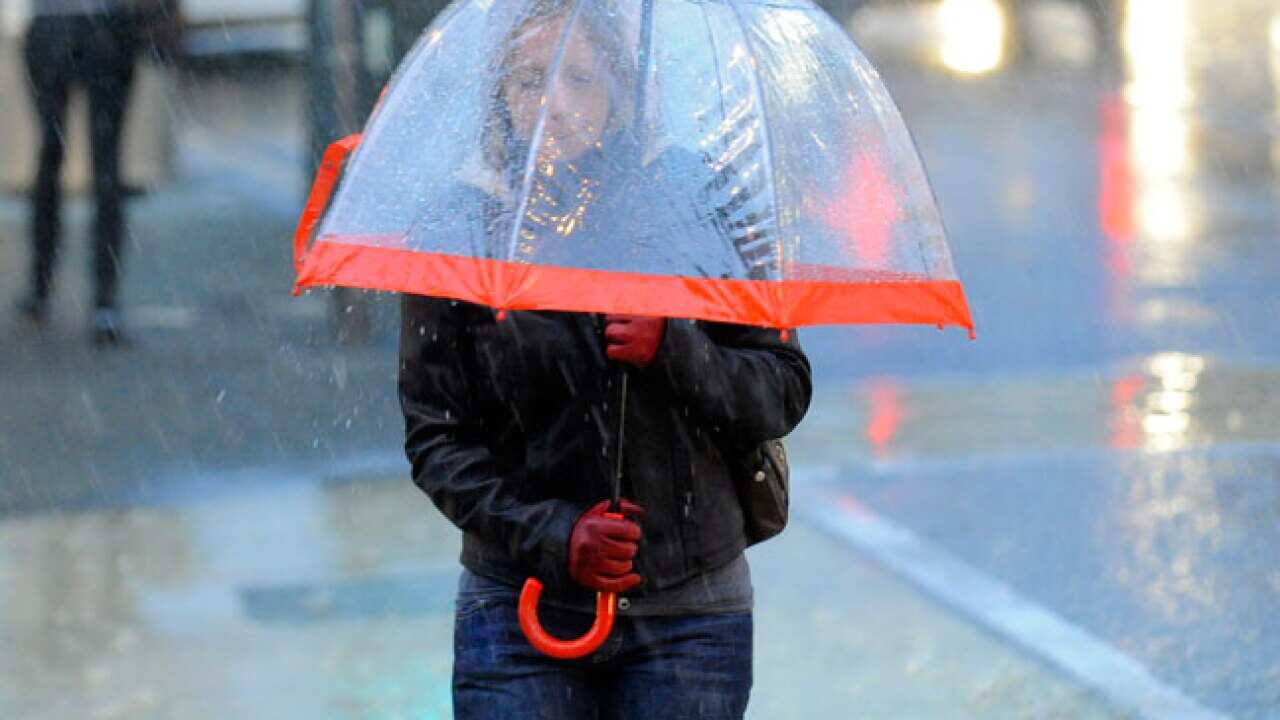 rain_umbrella_b_120206_aap_1812574556