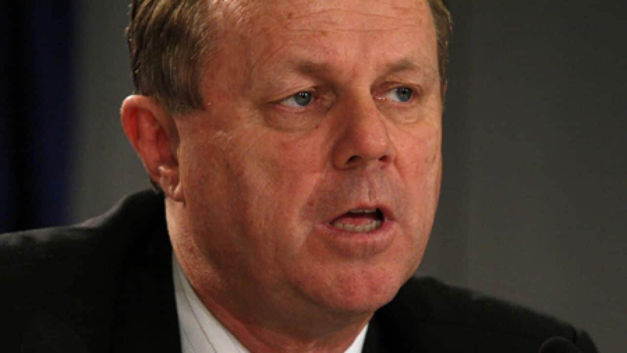 Mike_Rann_091002_B_aap_1417784925