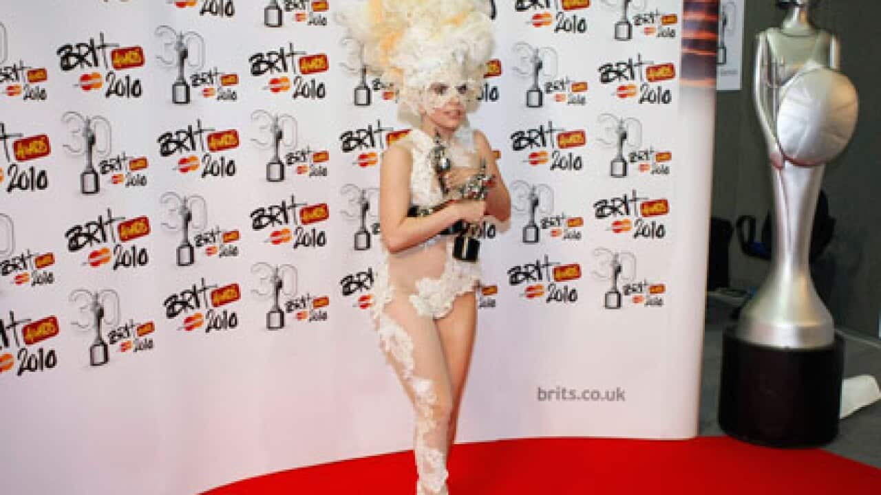 Lady_Gaga_Brit_100217_L_getty_1661016429