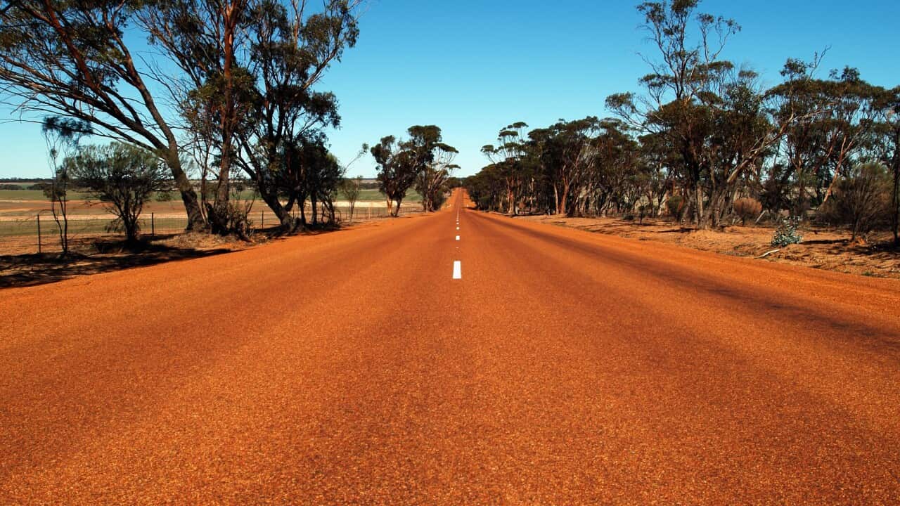 Australia, Western Australia, Red Road, Outback wilderness dust road