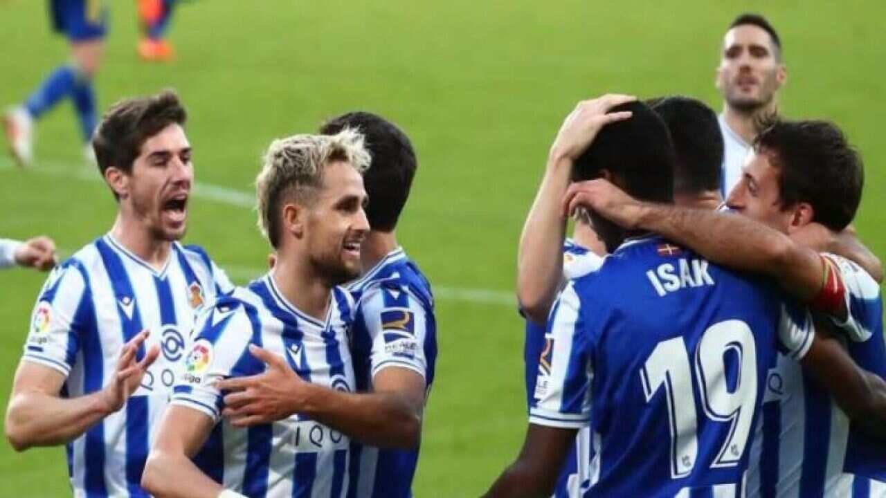 Alexander Isak scores for Sociedad