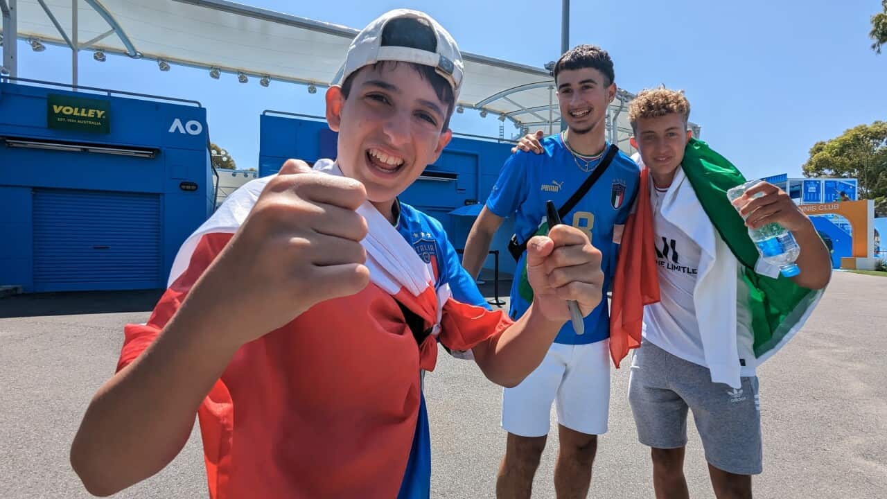 Giovani tifosi italo-australiani a Melbourne Park