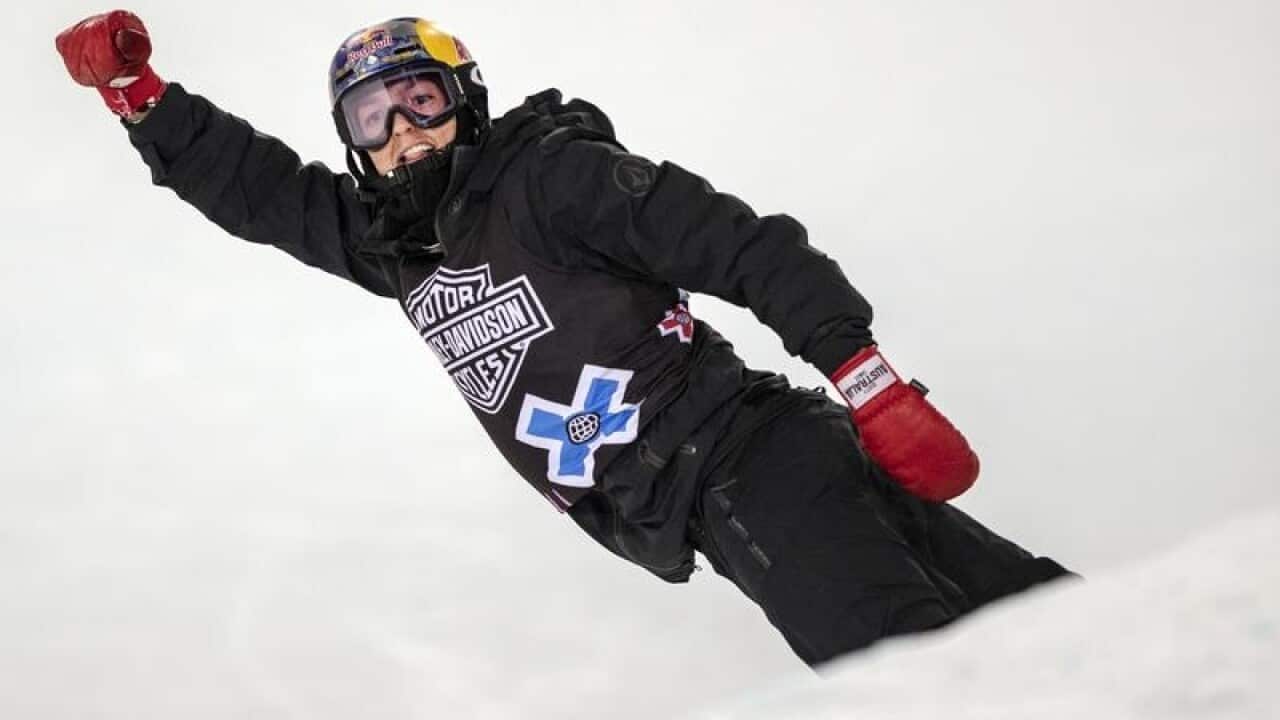 Scotty James snowboard