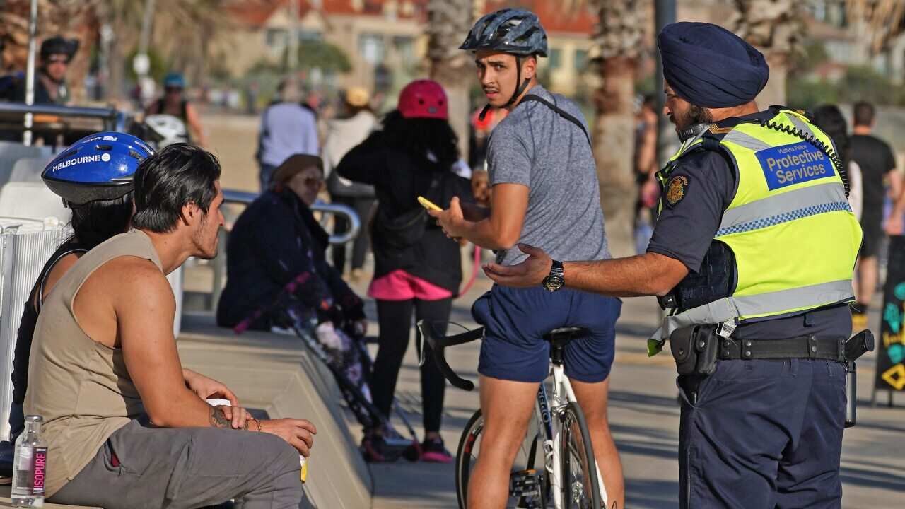 Police can now again issue on-the-spot coronavirus fines in Victoria