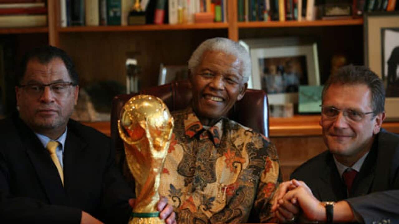 mandela_worldcup_100507_B_AAP_2116526435