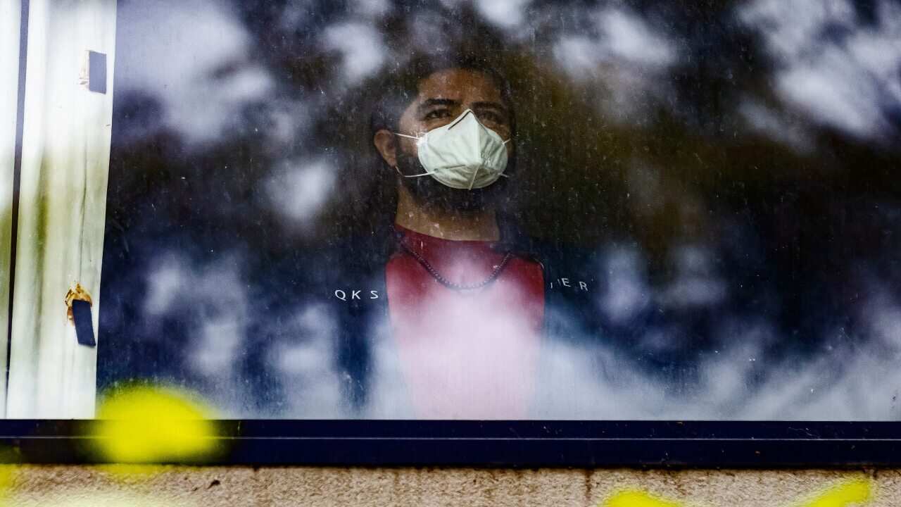 Protesters have rallied outside the Park Hotel in Melbourne where asylum seekers are being held.