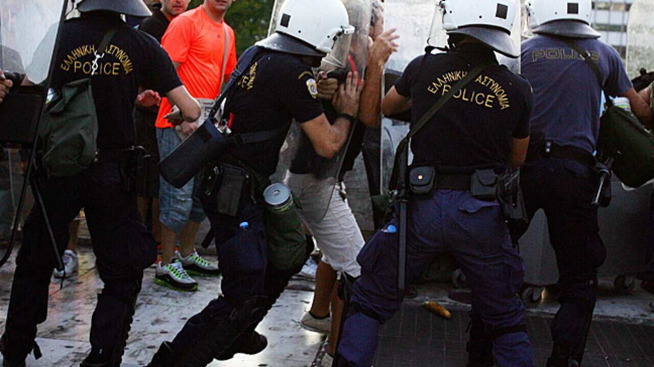 greece_protests_L_110928_ap_1250985608