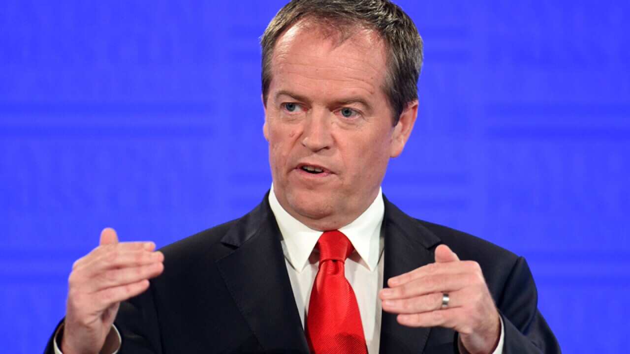Bill Shorten speaks at the press club.