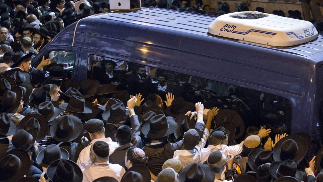 rabbi_funeral_aap_131008