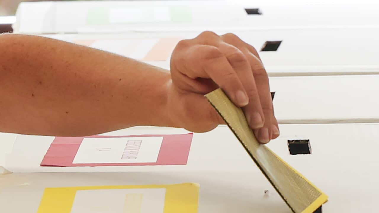 Italians vote on citizenship and job protections
