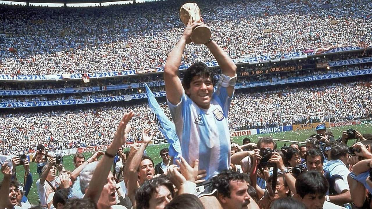 'The world has lost a legend': Argentine football star Diego Maradona ...