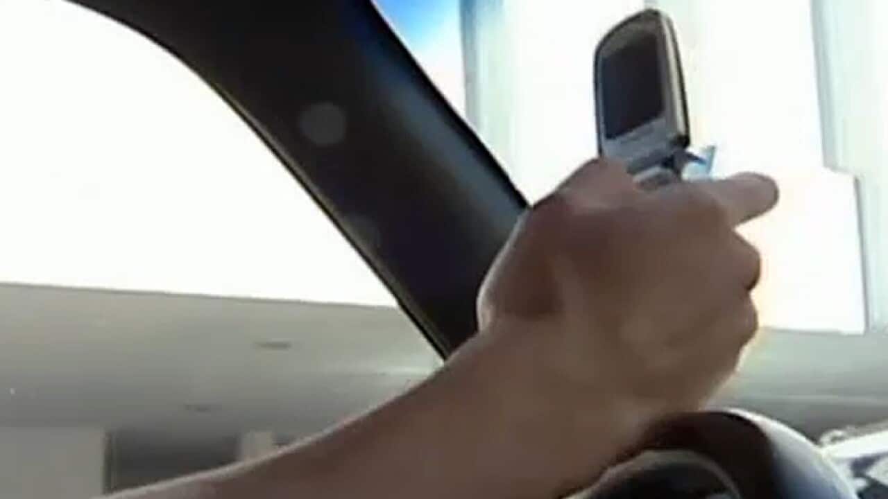 texting_driving_L_120326_cnn_59675139