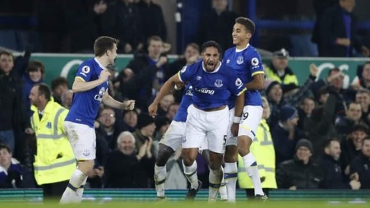 Williams heads Everton to 2-1 win over Arsenal