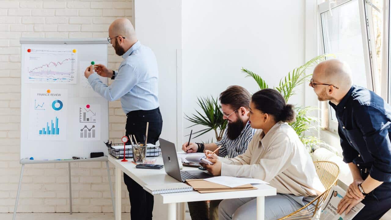 workers rights pexels-karolina-grabowska-7876708.jpg