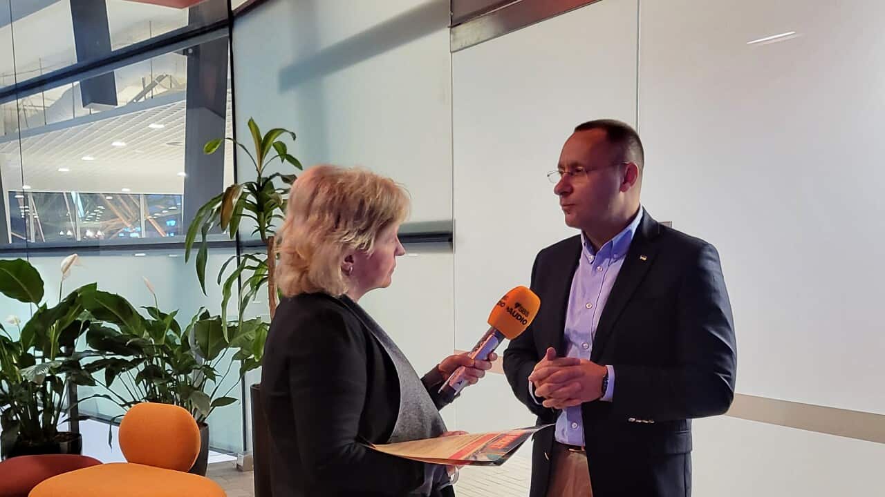 Високоповажний посол України в Австралії, Василь Мирошниченко