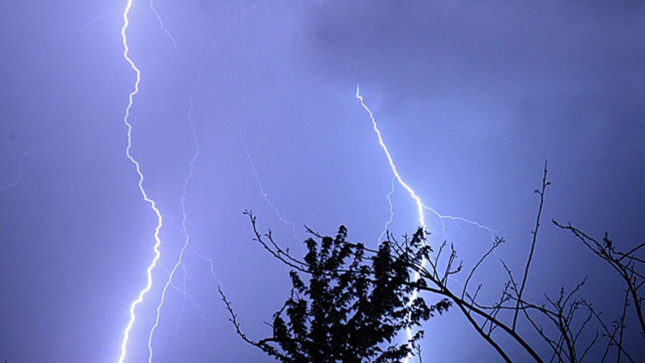 lightning_storm_large_181011_aap_1149523438