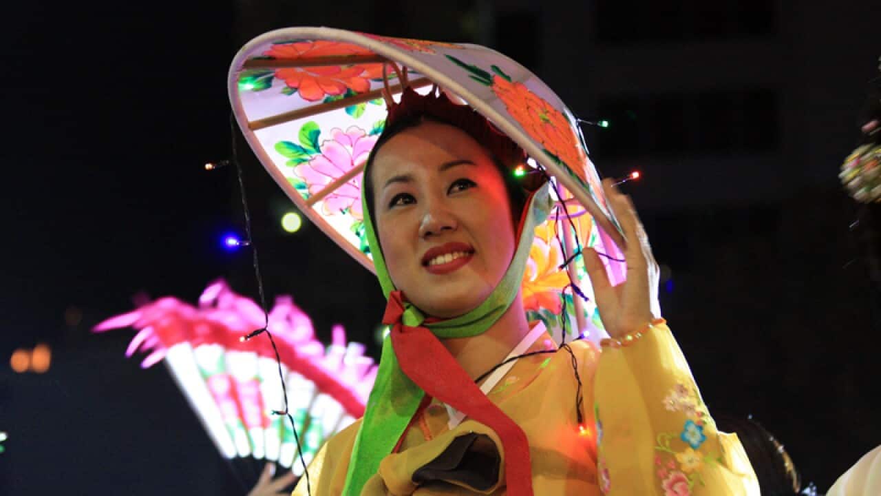 More than 100,000 people have attended Sydney's Chinese New Year Twilight parade, featuring tigers, dragons and an acrobatic troupe from China. (Chiara Pazzano, SBS)