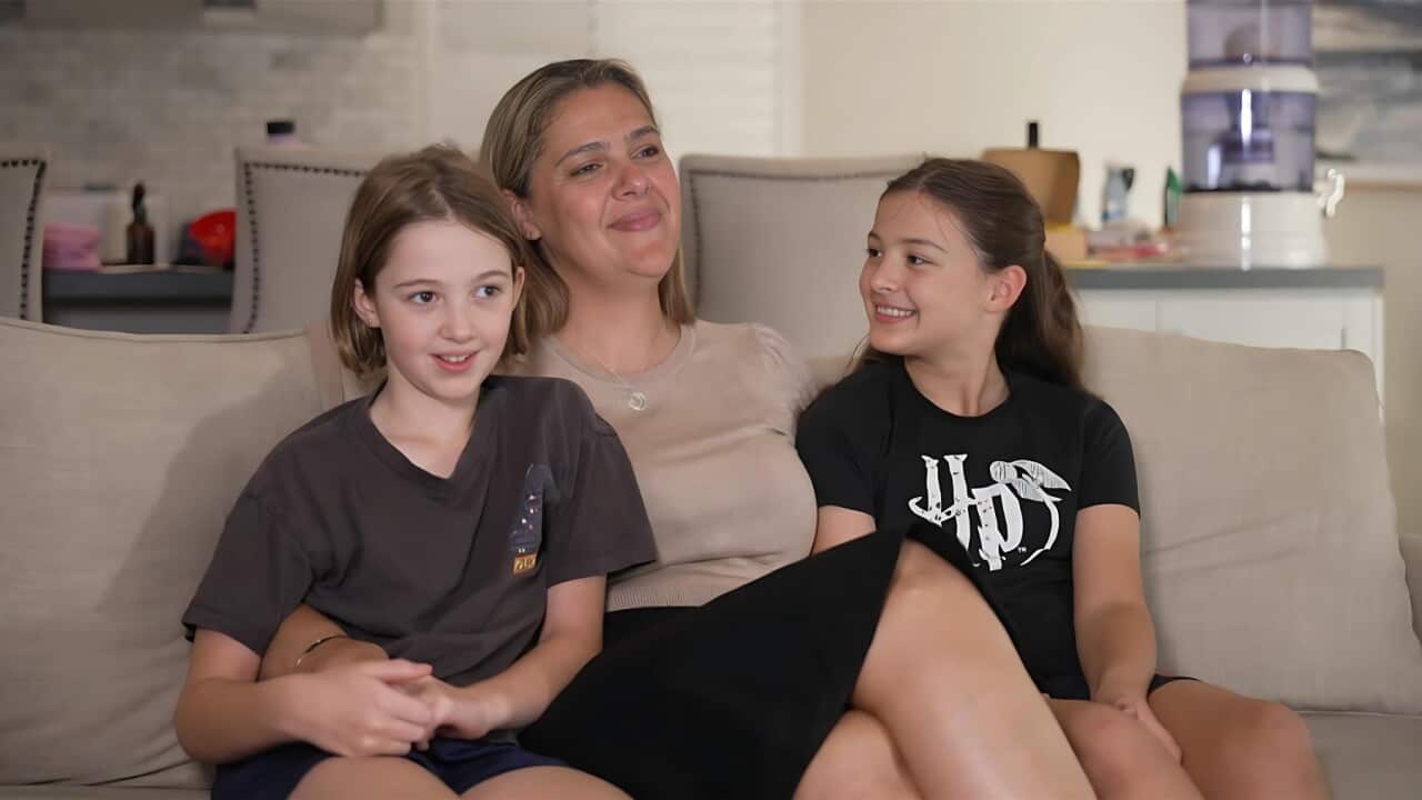 Vali and her two girls (SBS).jpg