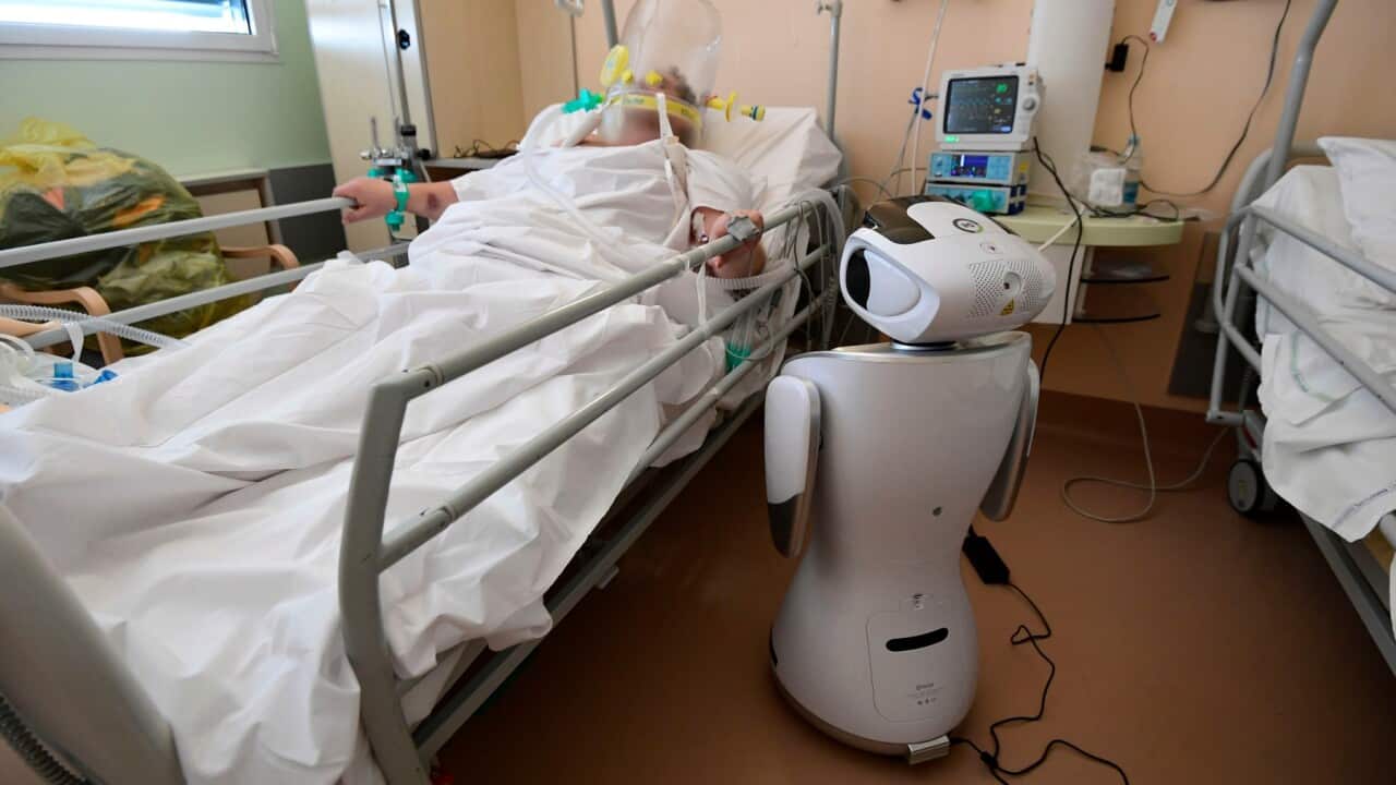 یک ربات در یک بیمارستان