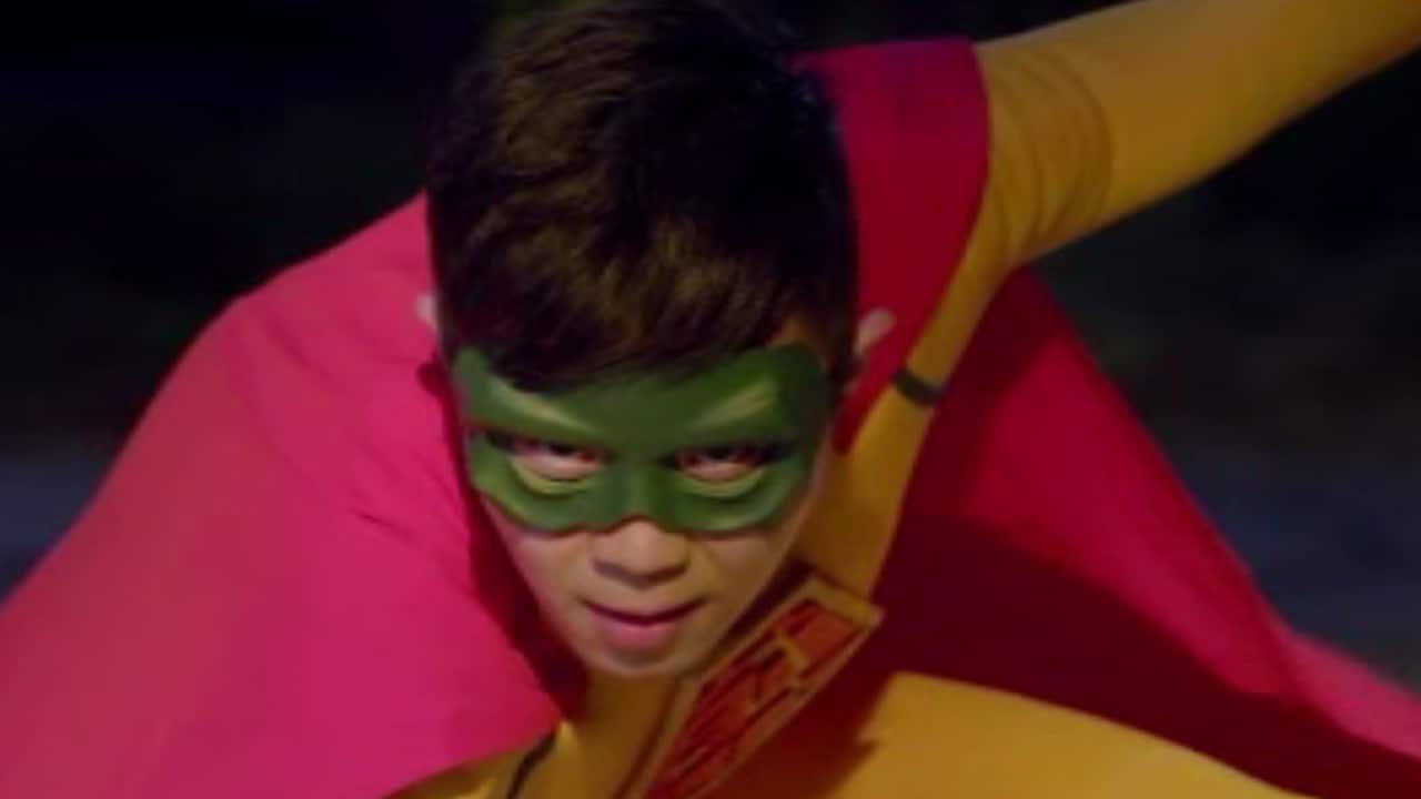 A big international student population in Australia has seen some cinemas record bigger takings from films like superhero parody "Jian Bing Man" than Hollywood's "The Martian".