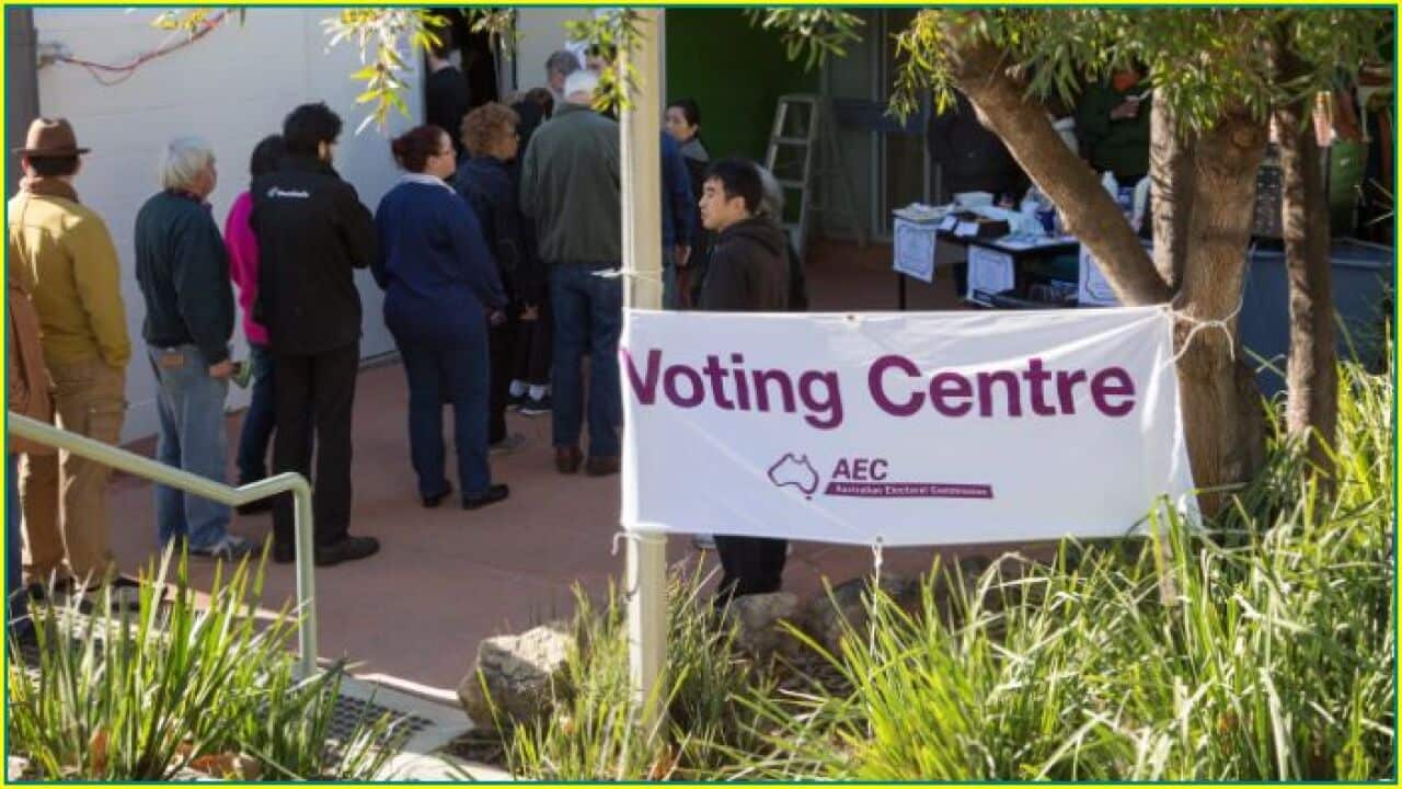 Според Австралийската Избирателна Комисия, почти 400,000 нови Австралийски граждани са се регистрирали да гласуват тази година.