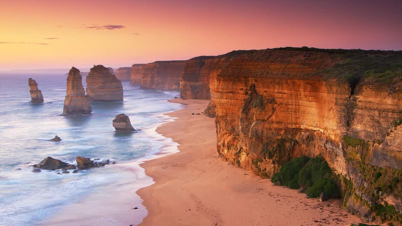 The Twelve Apostles at sunrise (Great Ocean Road)