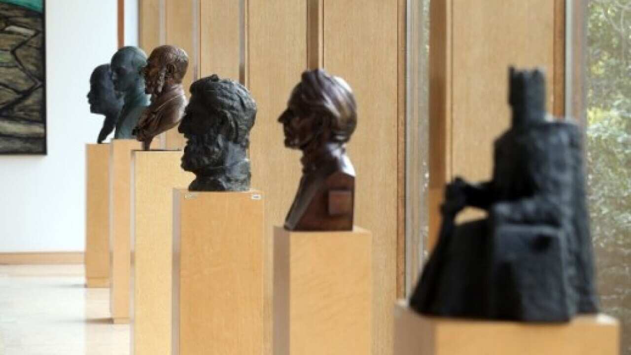 Milanović removes busts