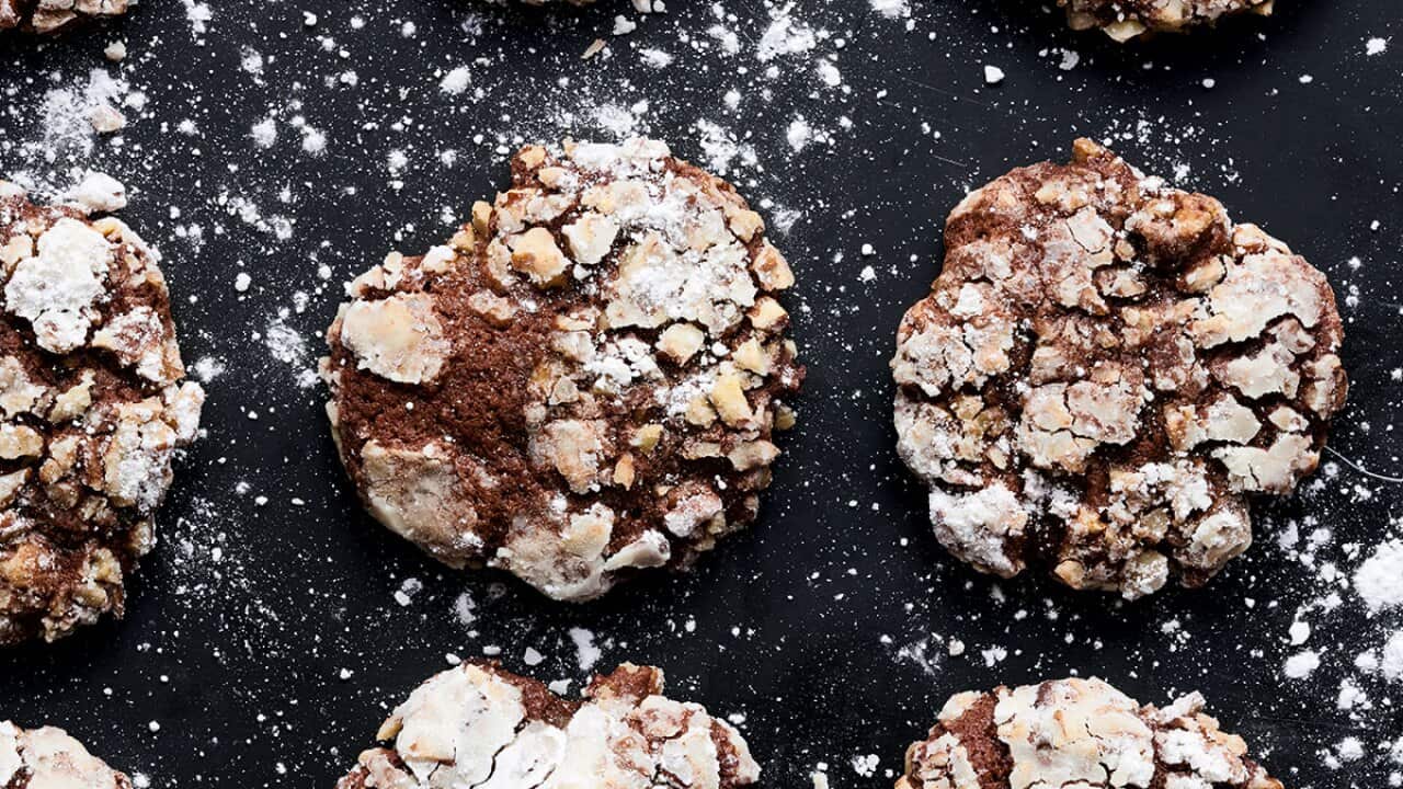 Chocolate, pecan and banana cookies