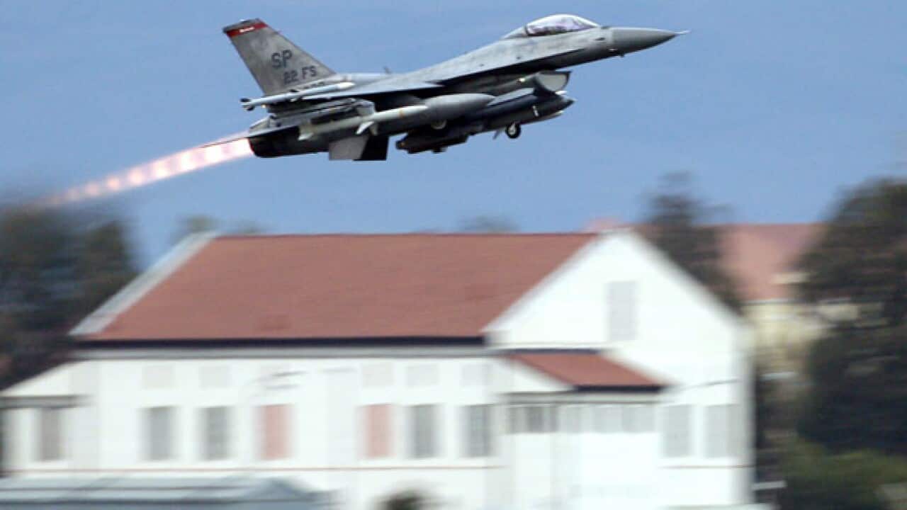 nato_jet2_B_ap_110322_1527570943
