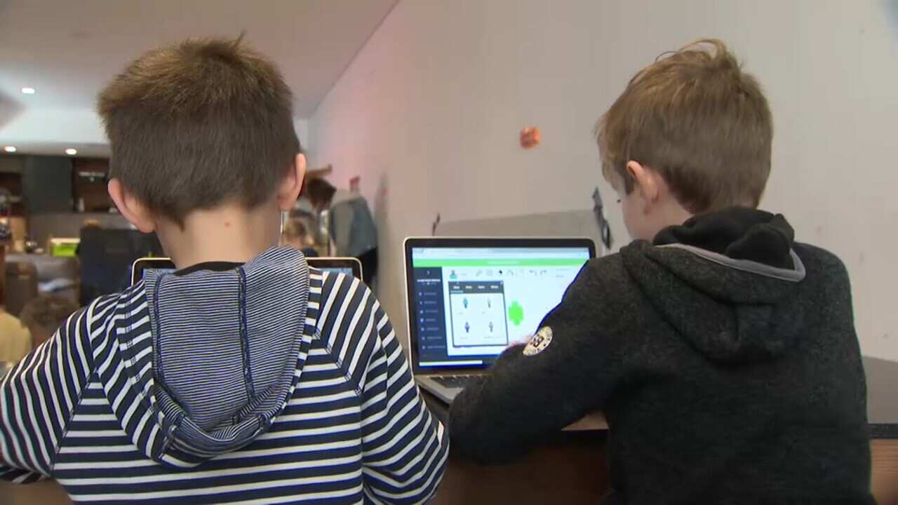 Kids on laptop